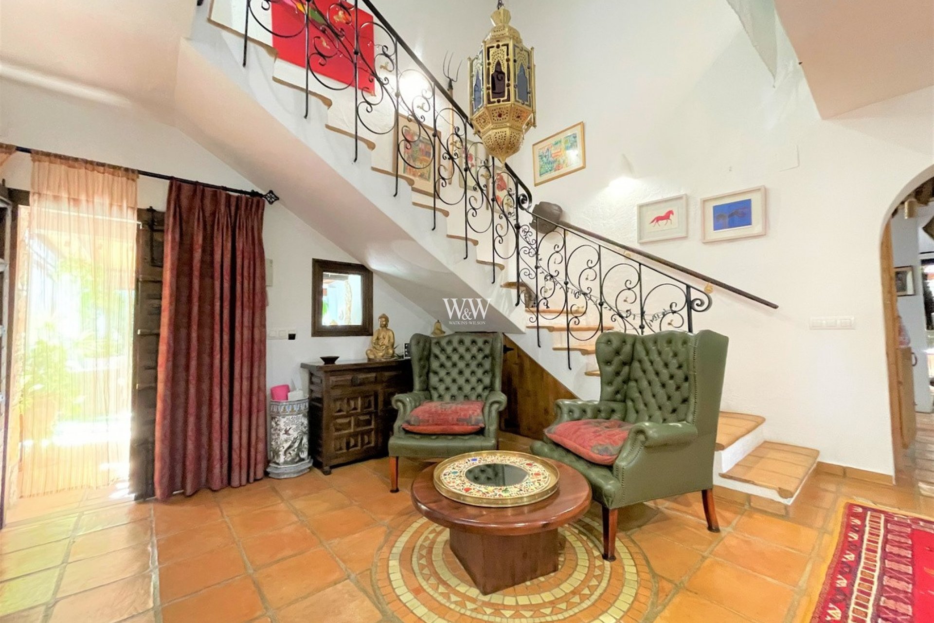 ample entrance hall with staircase