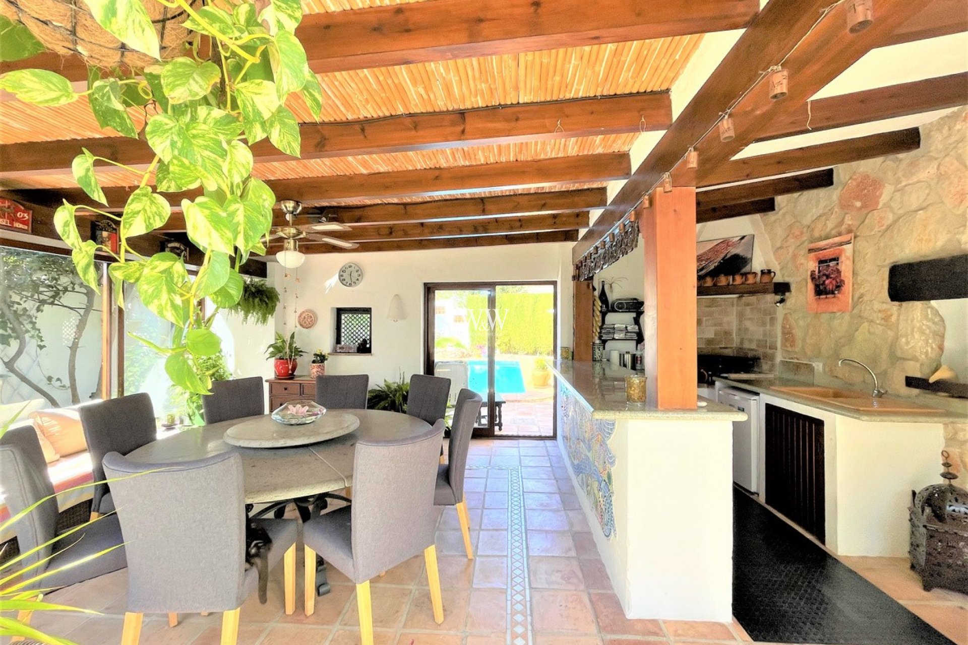 Dining room with opening to kitchen