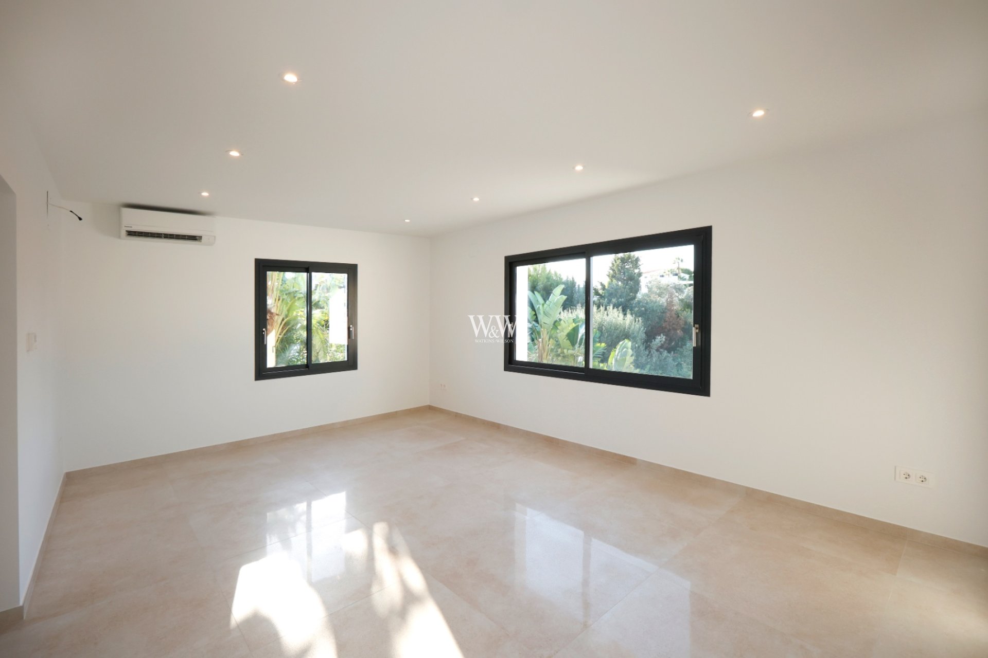 Resale - Villa -
Calpe - Los Pinos