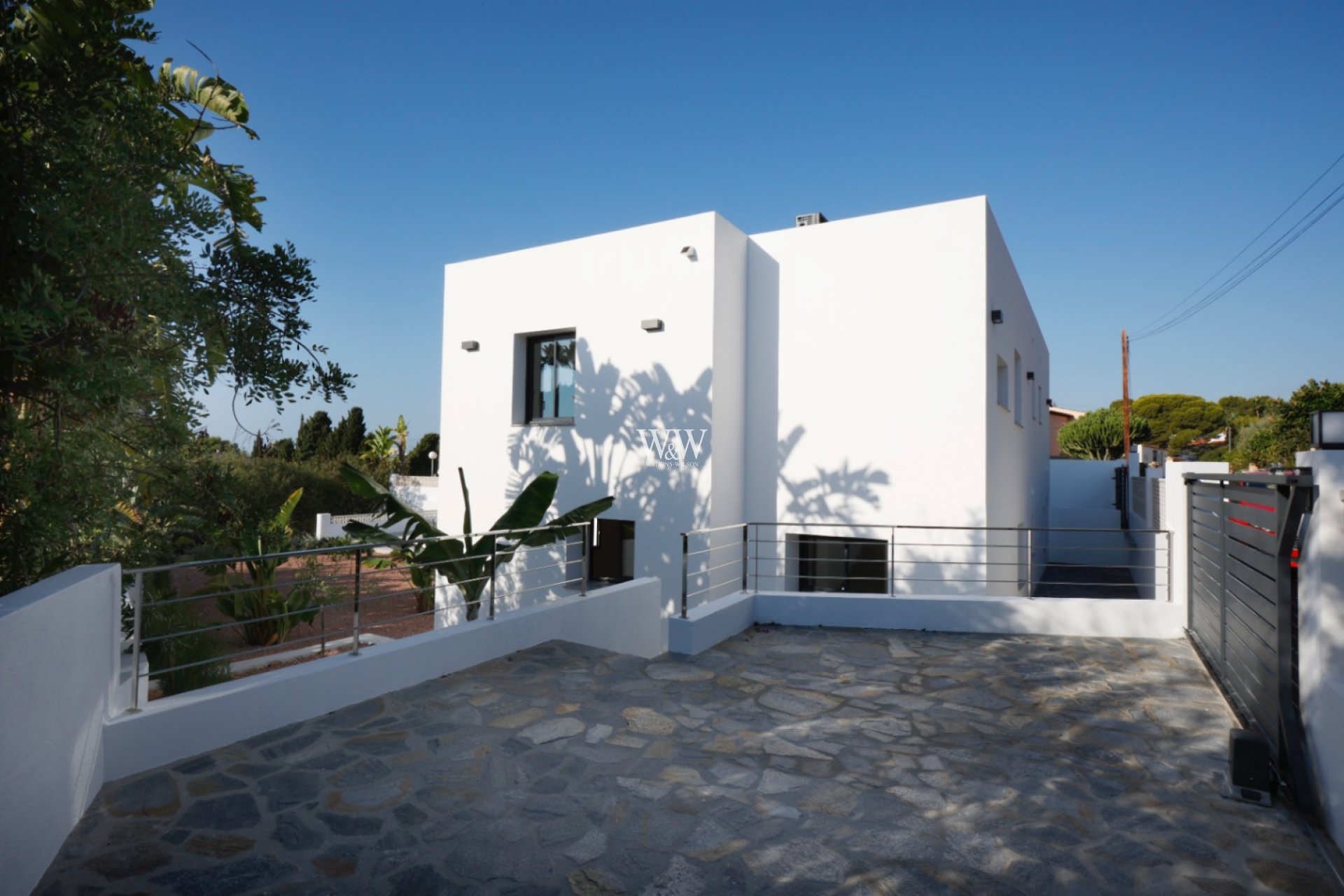 Resale - Villa -
Calpe - Los Pinos