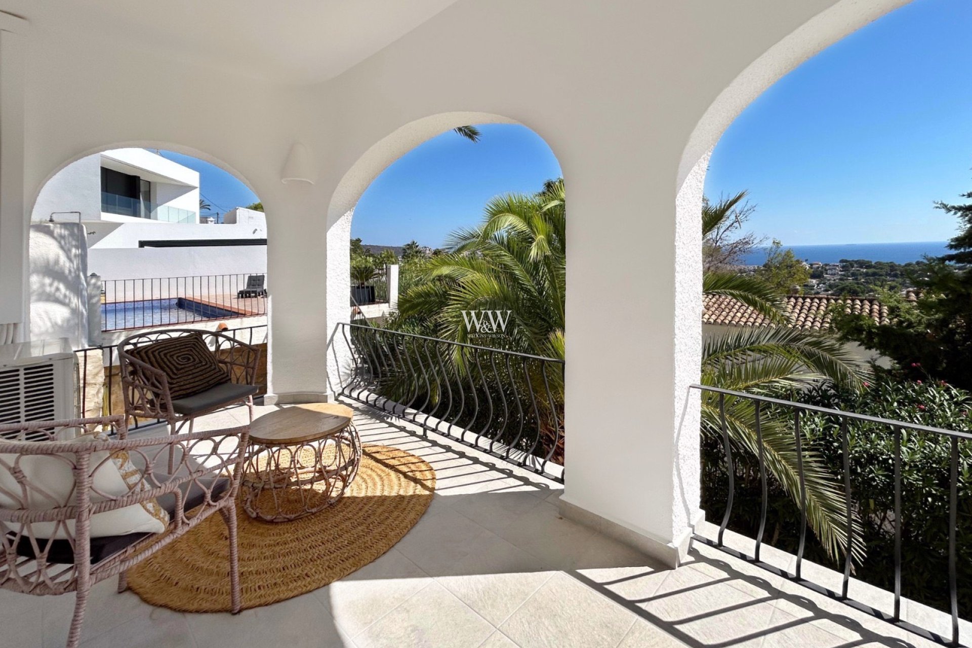 Resale - Villa -
Moraira - Benimeit