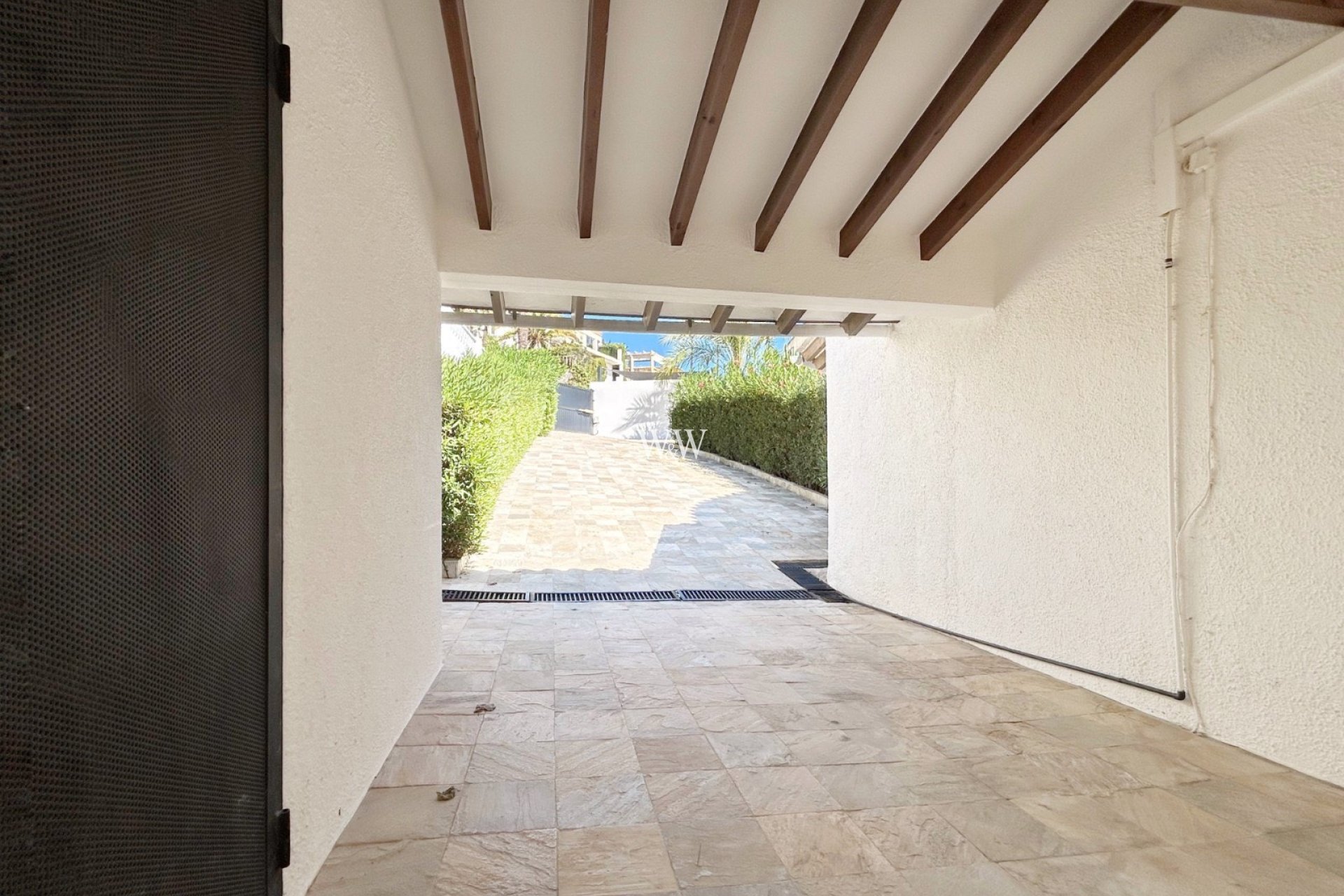 Resale - Villa -
Moraira - Benimeit