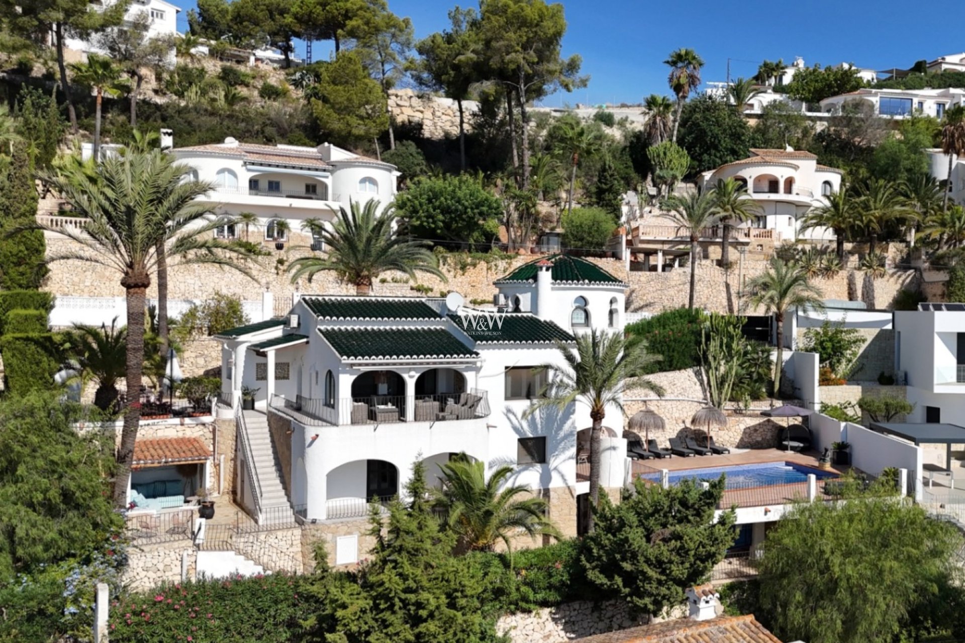 Resale - Villa -
Moraira - Benimeit