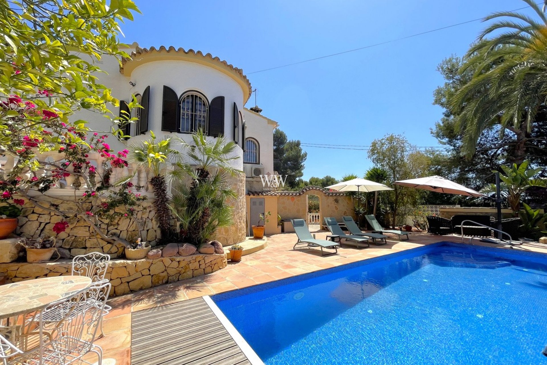 Resale - Villa -
Moraira - Benimeit