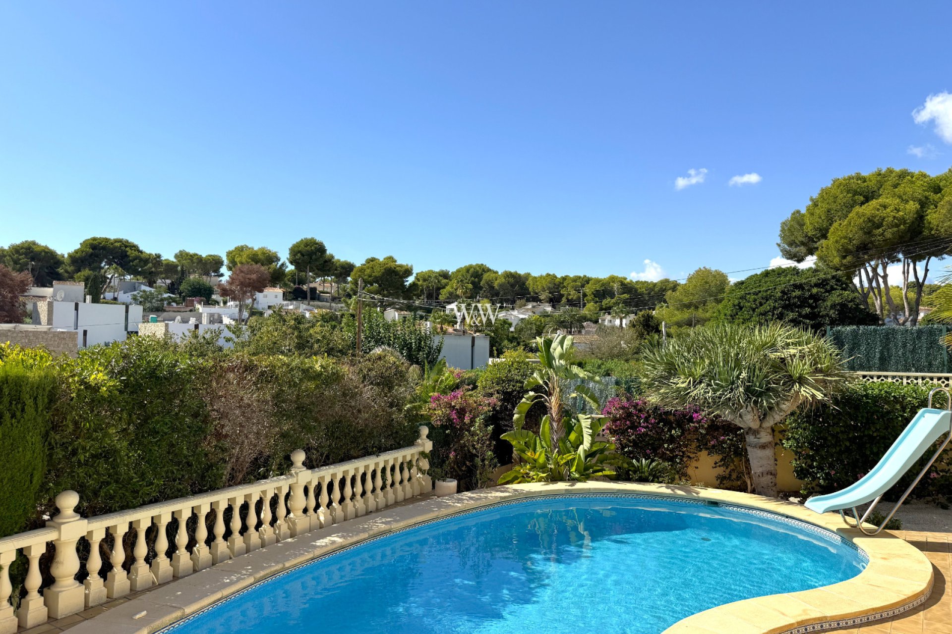 Resale - Villa -
Moraira - Cometa