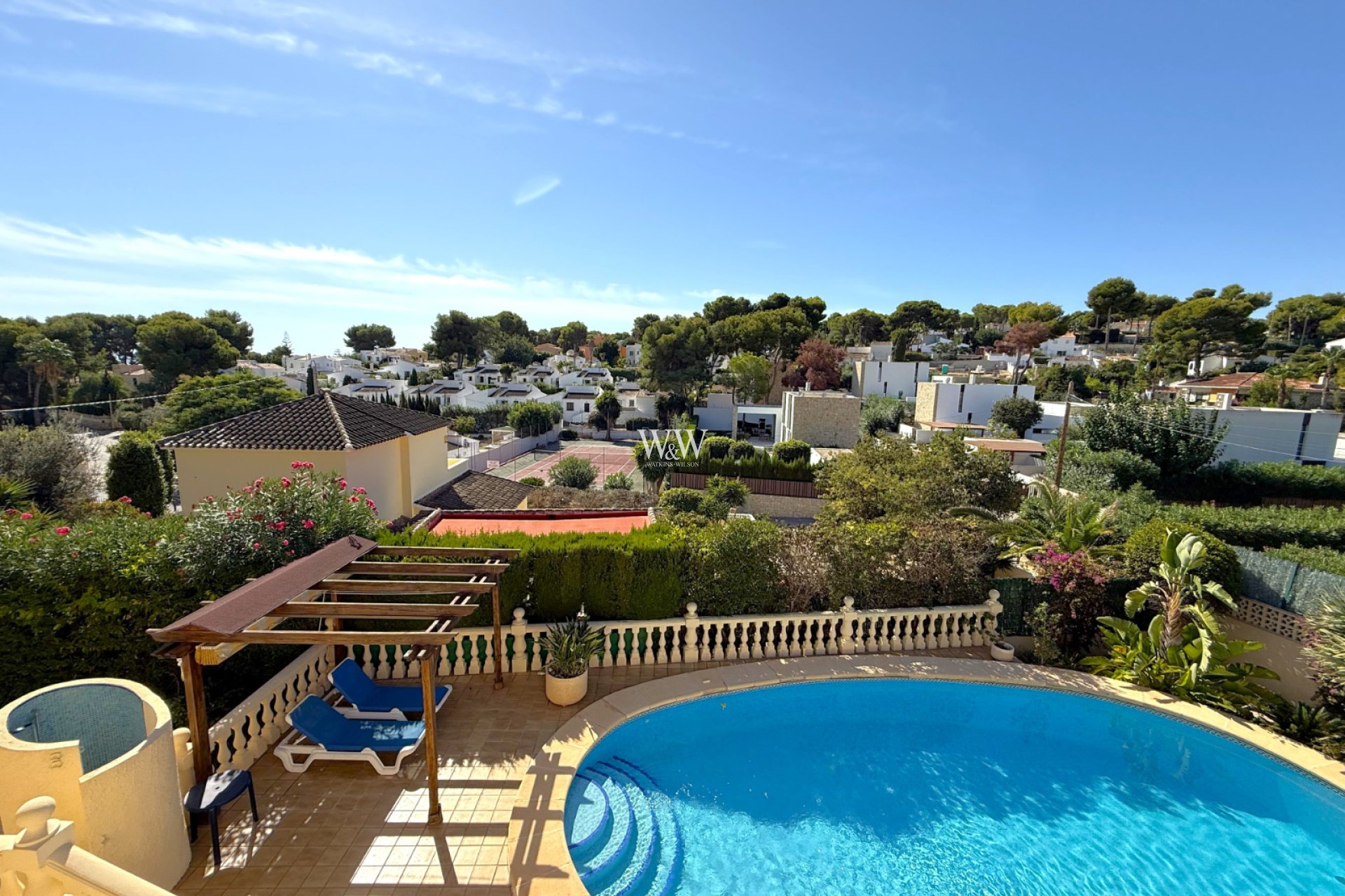 Resale - Villa -
Moraira - Cometa
