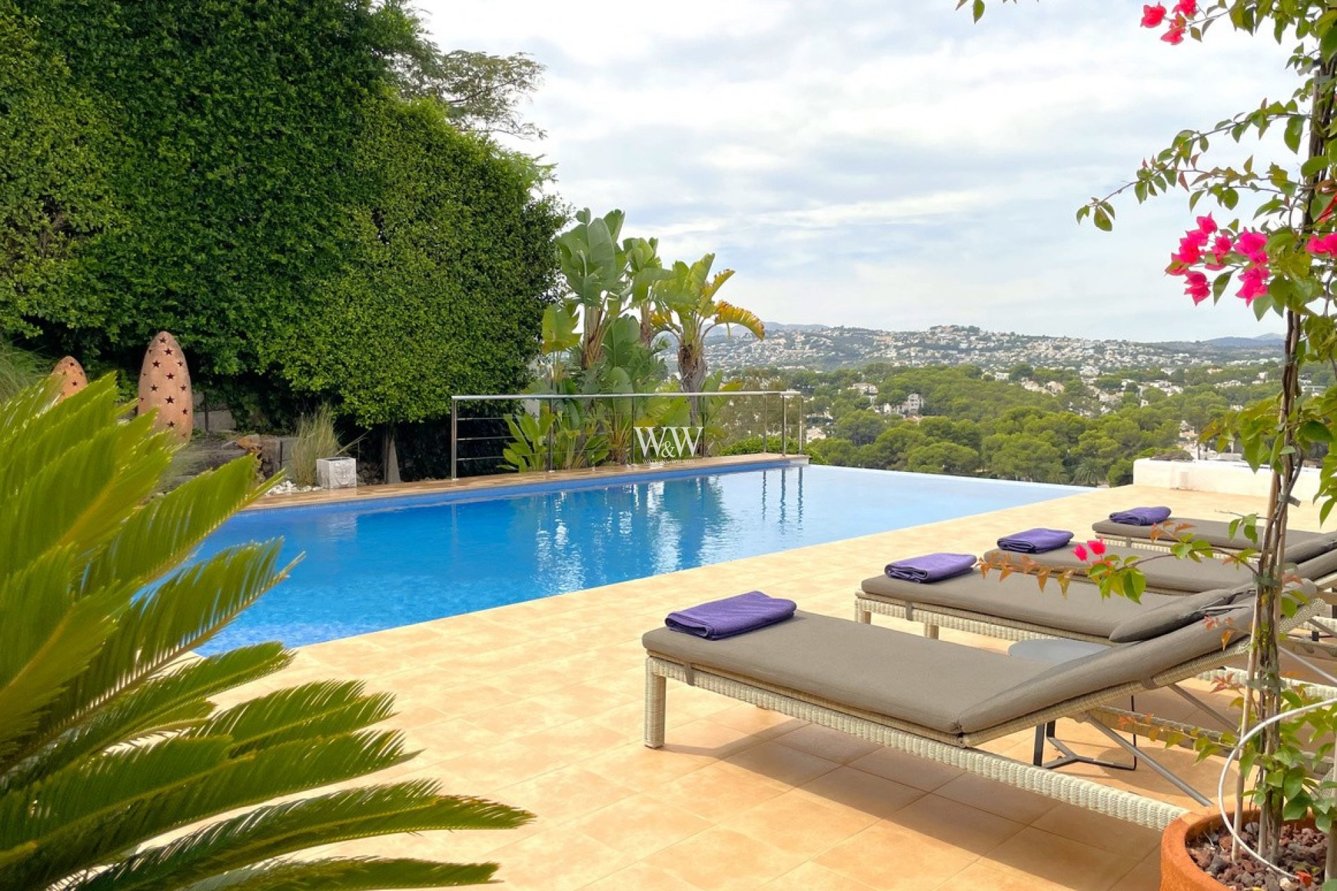 Resale - Villa -
Moraira - El Portet