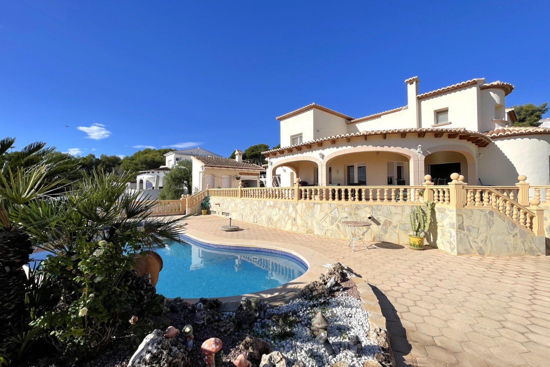 Resale - Villa -
Moraira - Pinar de Advocat