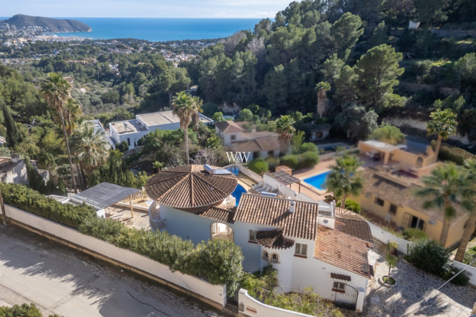 Videresalg - Villa -
Moraira - Benimeit