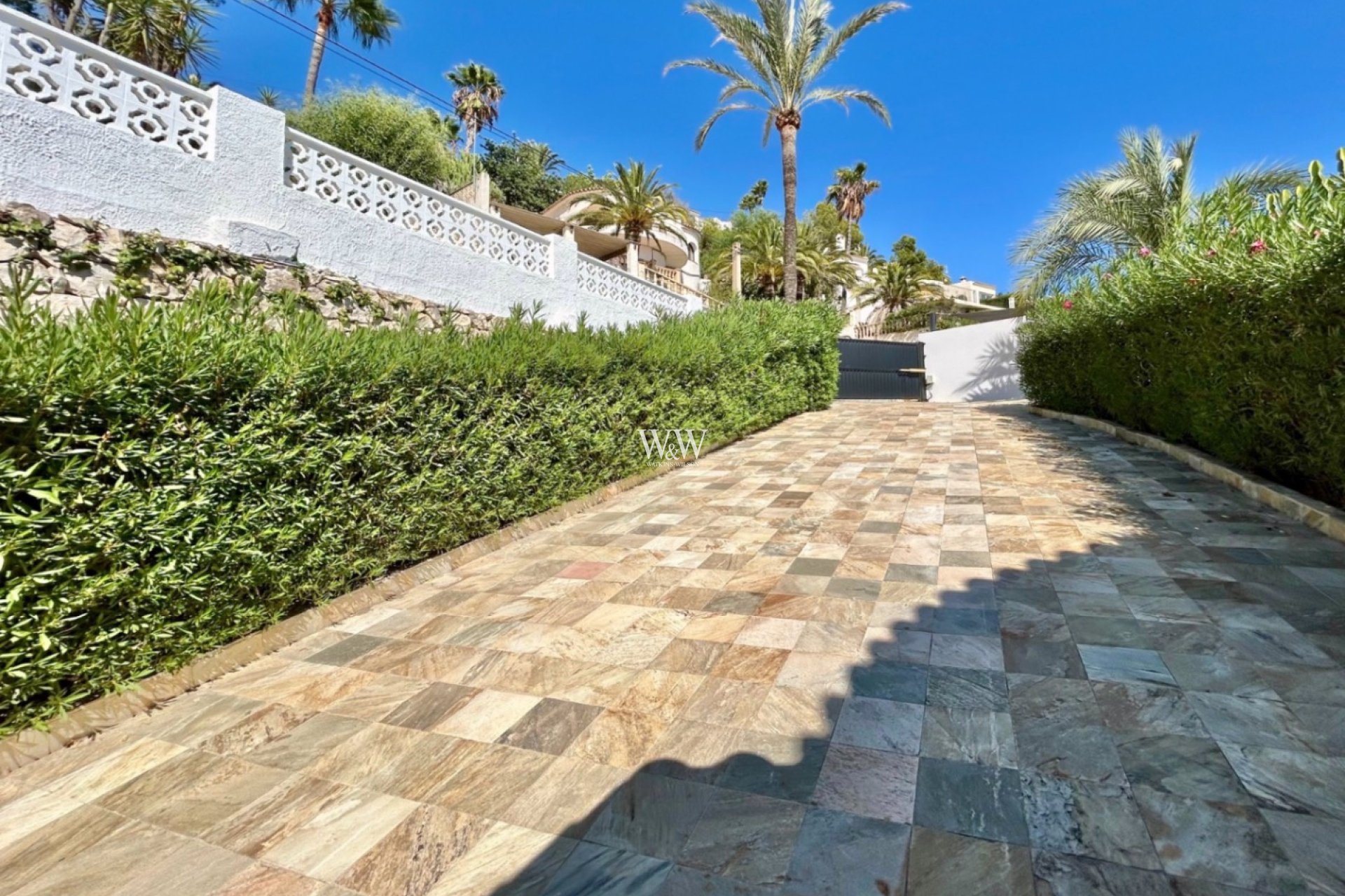 Videresalg - Villa -
Moraira - Benimeit
