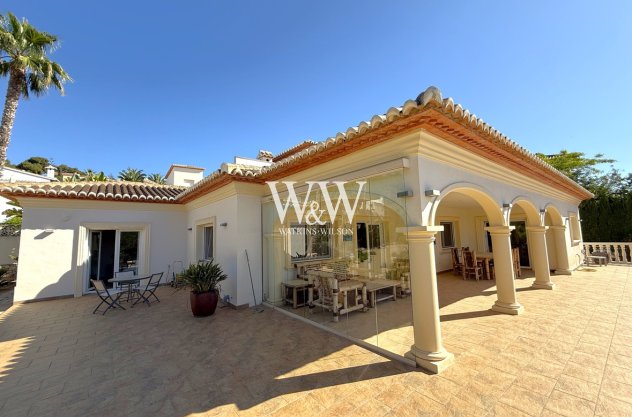 Resale - Villa -
Moraira - Pinar de Advocat