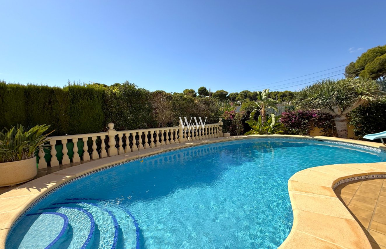 Resale - Villa -
Moraira - Cometa