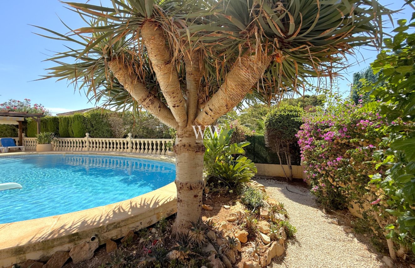 Resale - Villa -
Moraira - Cometa