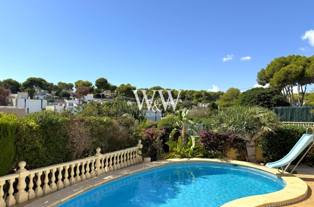 Resale - Villa -
Moraira - Cometa