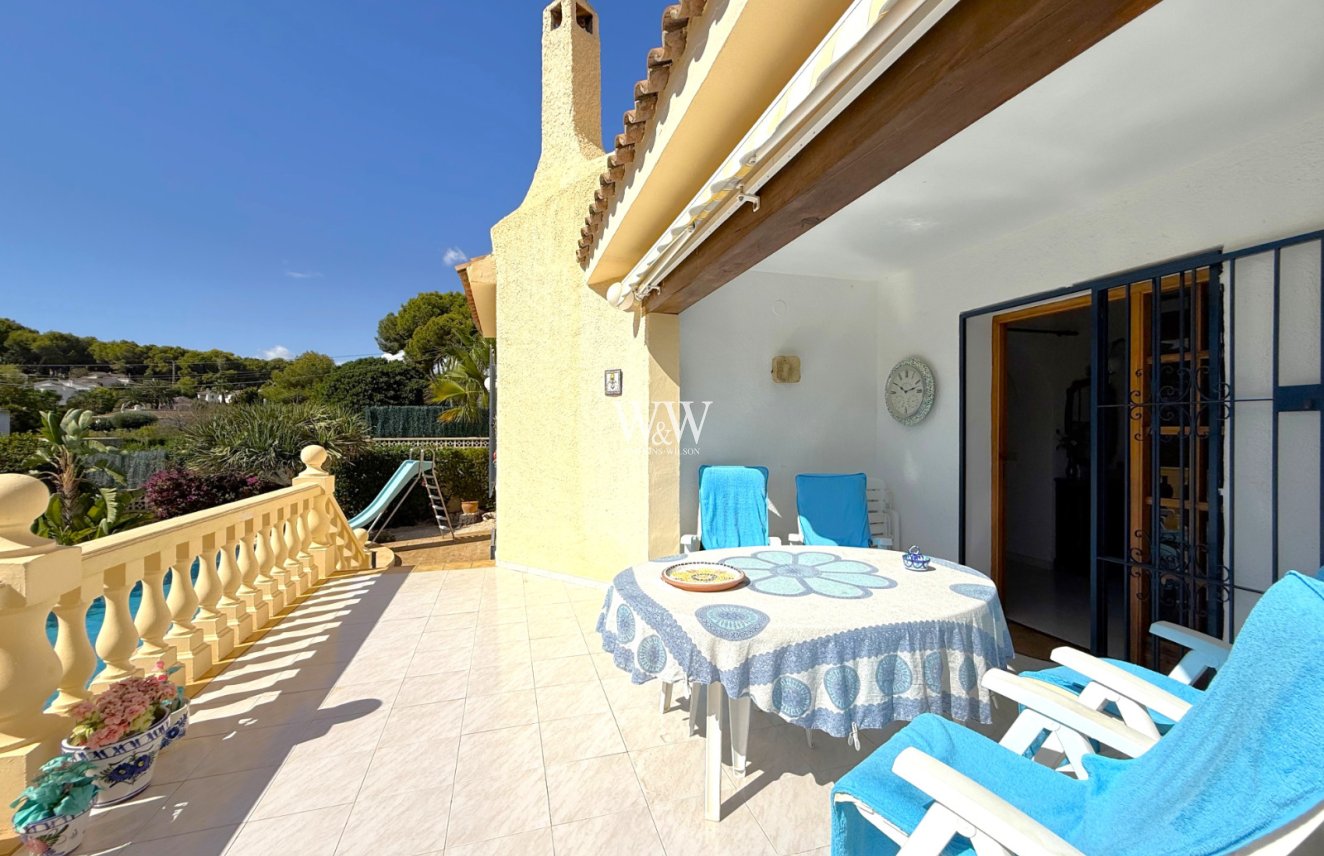 Resale - Villa -
Moraira - Cometa