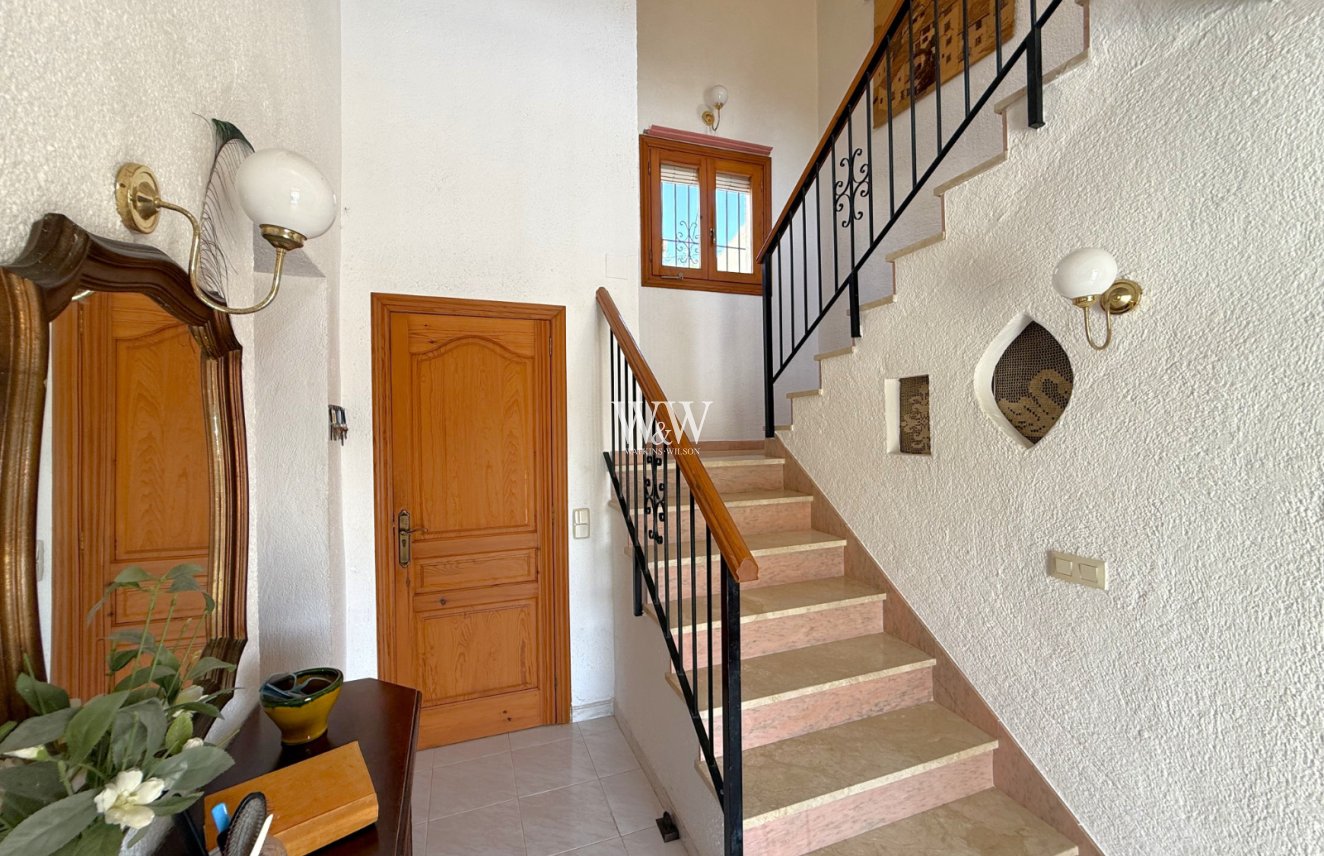 Resale - Villa -
Moraira - Cometa