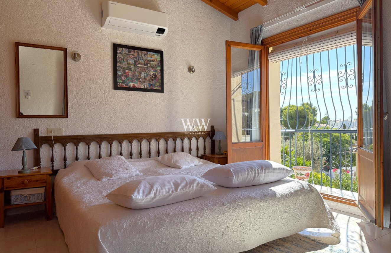 Resale - Villa -
Moraira - Cometa