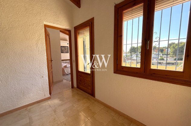 Resale - Villa -
Moraira - Cometa