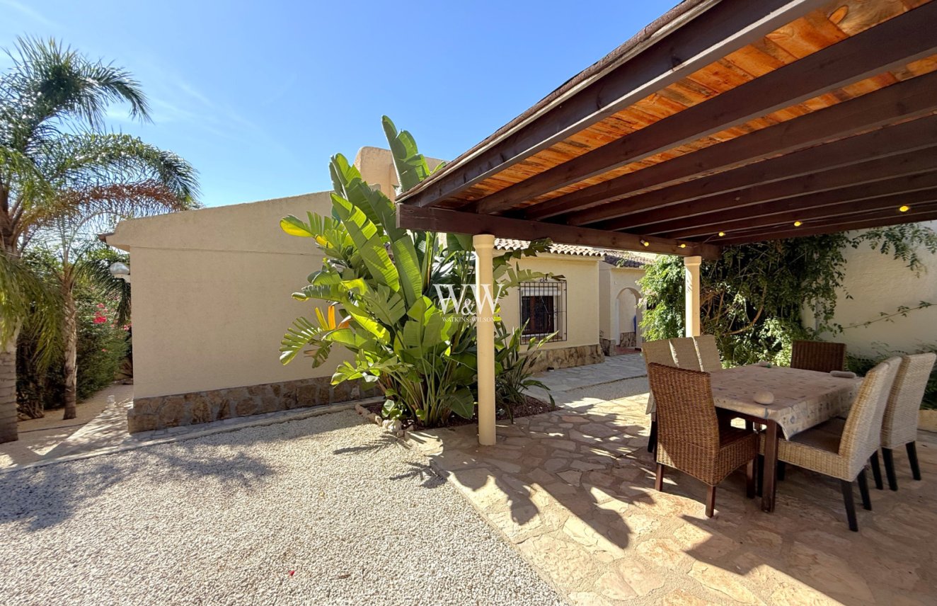 Resale - Villa -
Moraira - Cometa