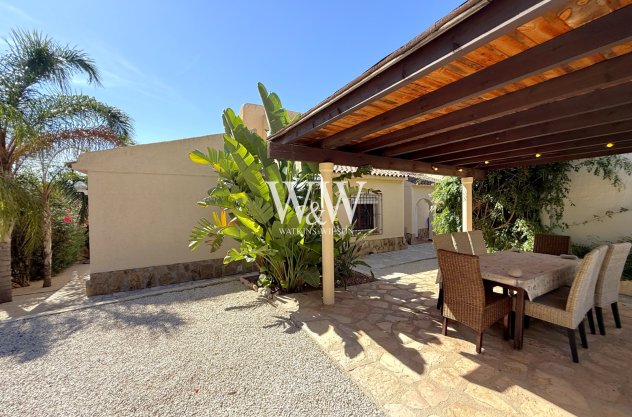 Resale - Villa -
Moraira - Cometa