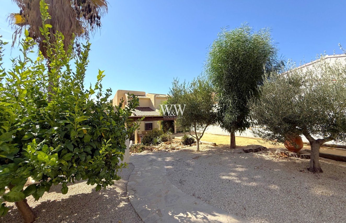 Resale - Villa -
Moraira - Cometa