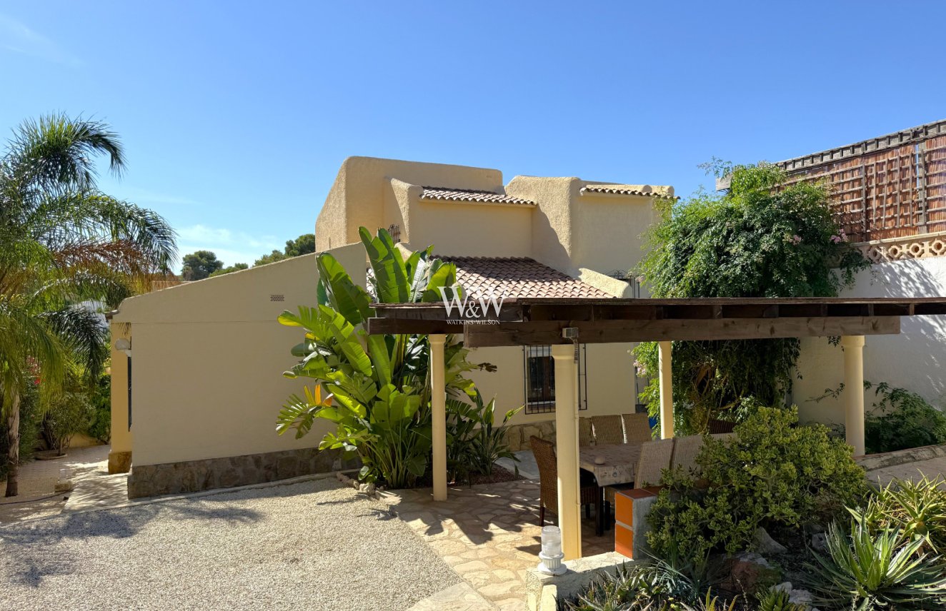 Resale - Villa -
Moraira - Cometa