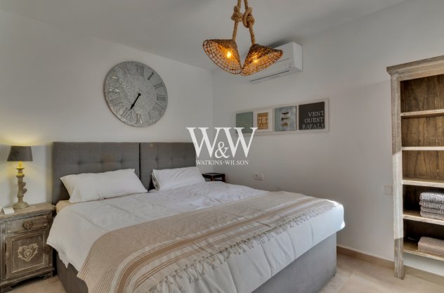 Resale - Villa -
Moraira - Benimeit