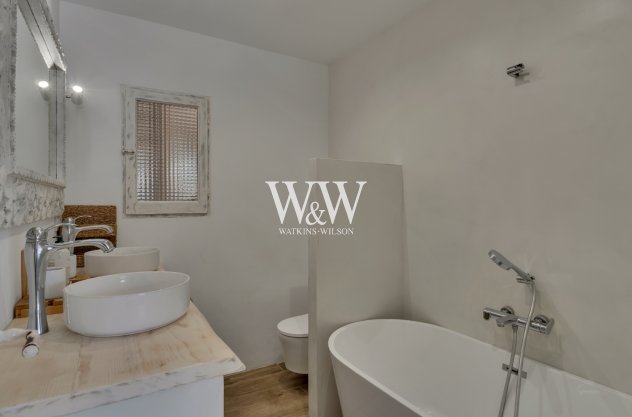 Resale - Villa -
Moraira - Benimeit