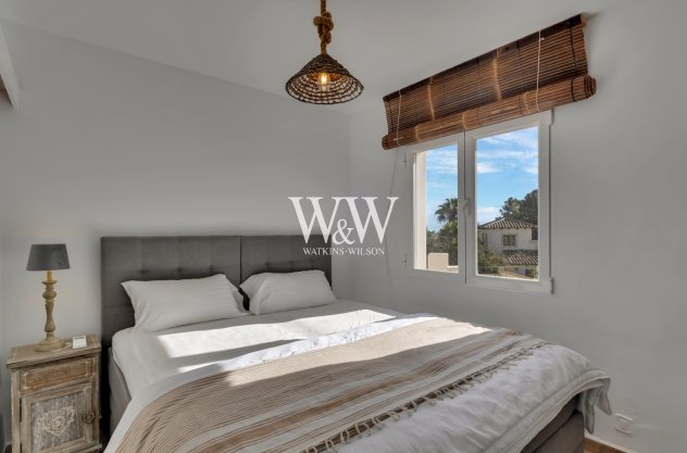 Resale - Villa -
Moraira - Benimeit