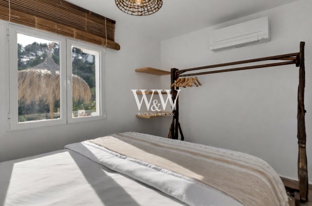 Resale - Villa -
Moraira - Benimeit