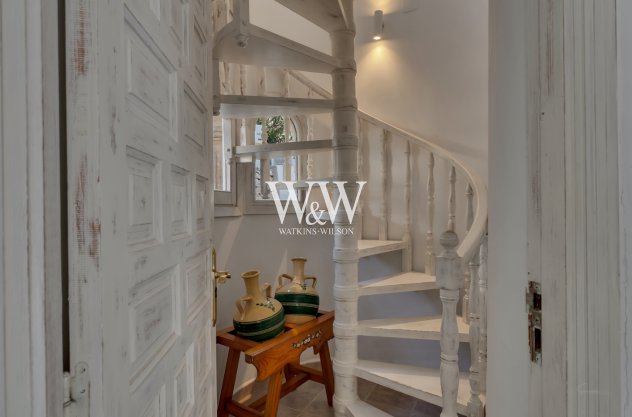 Resale - Villa -
Moraira - Benimeit