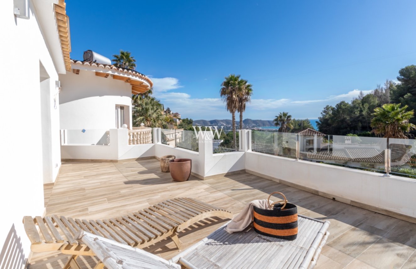 Resale - Villa -
Moraira - Benimeit