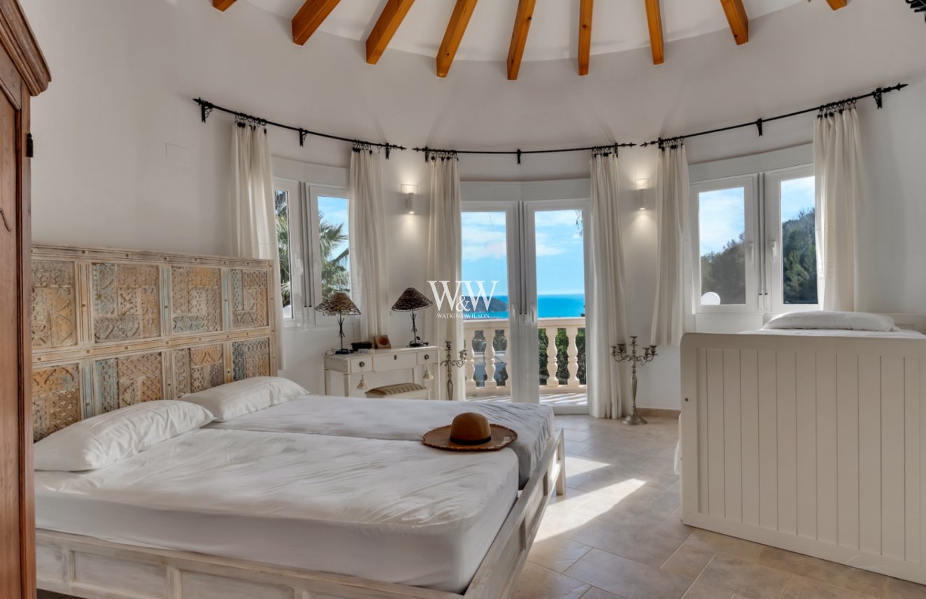 Resale - Villa -
Moraira - Benimeit