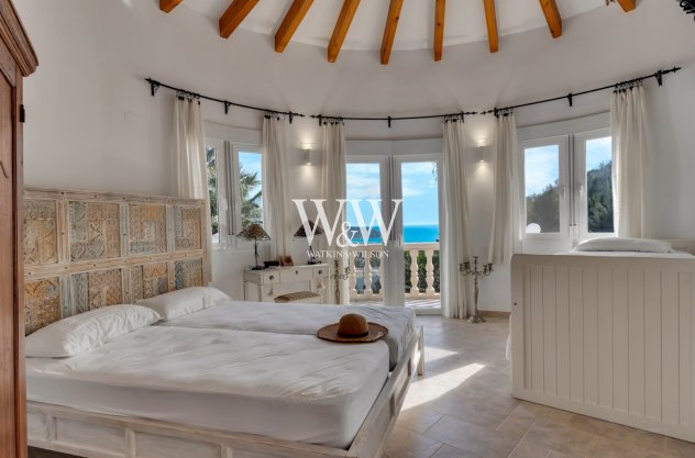 Resale - Villa -
Moraira - Benimeit