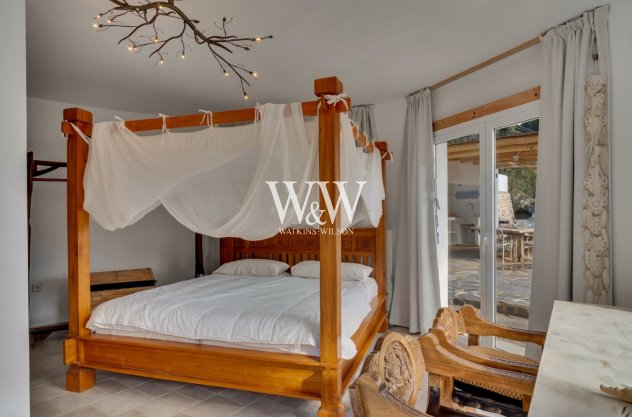 Resale - Villa -
Moraira - Benimeit