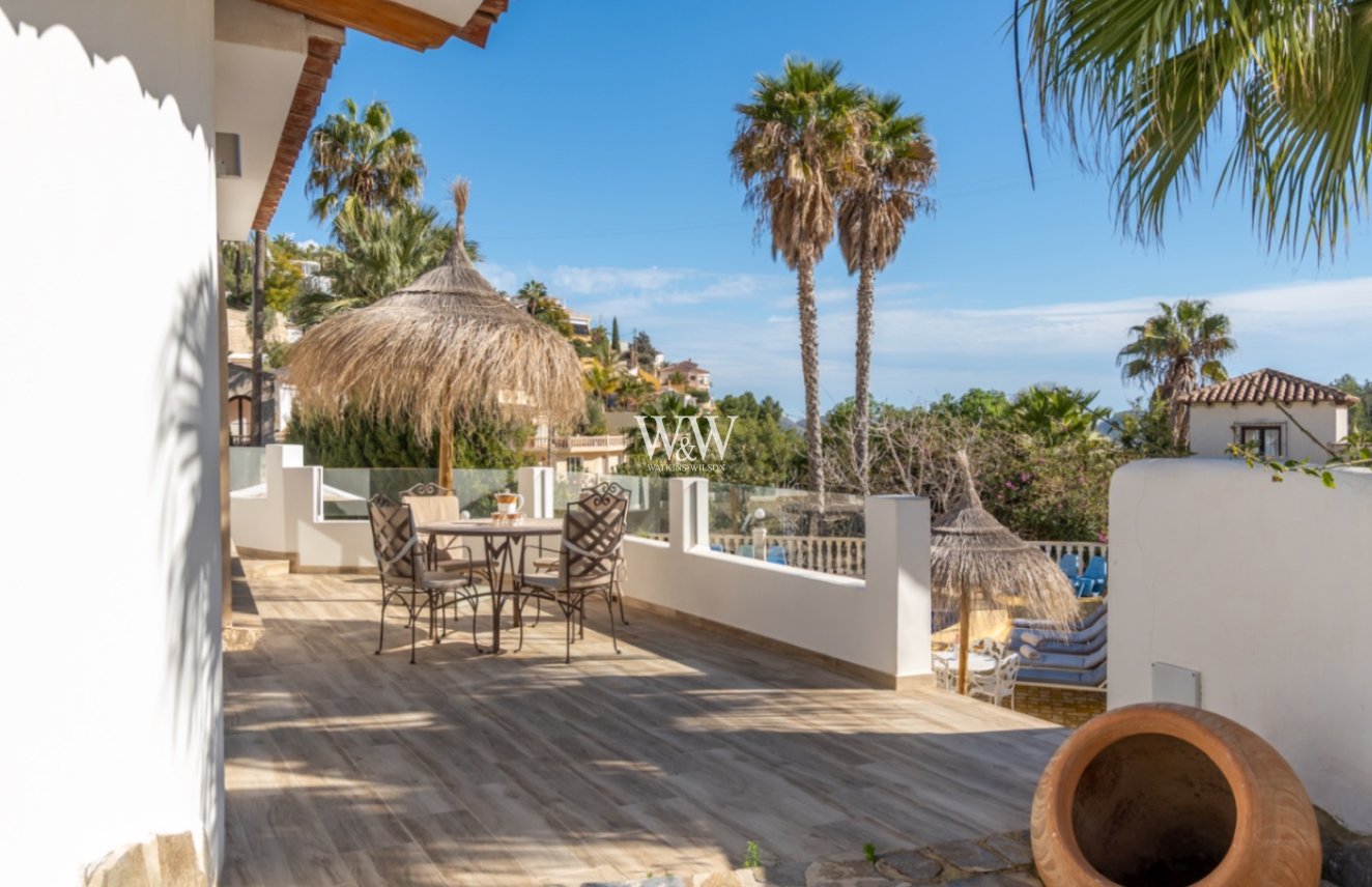 Resale - Villa -
Moraira - Benimeit