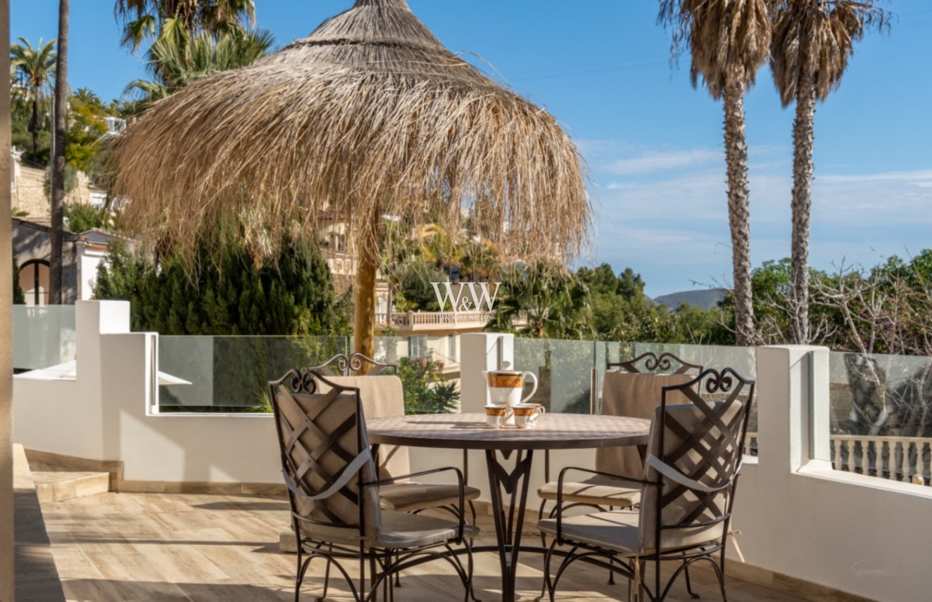 Resale - Villa -
Moraira - Benimeit