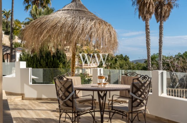 Resale - Villa -
Moraira - Benimeit