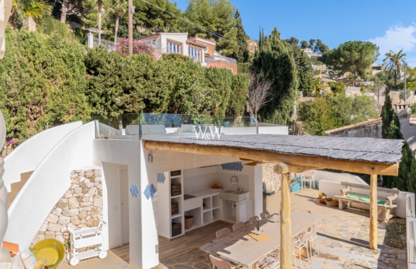 Resale - Villa -
Moraira - Benimeit