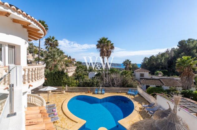 Resale - Villa -
Moraira - Benimeit