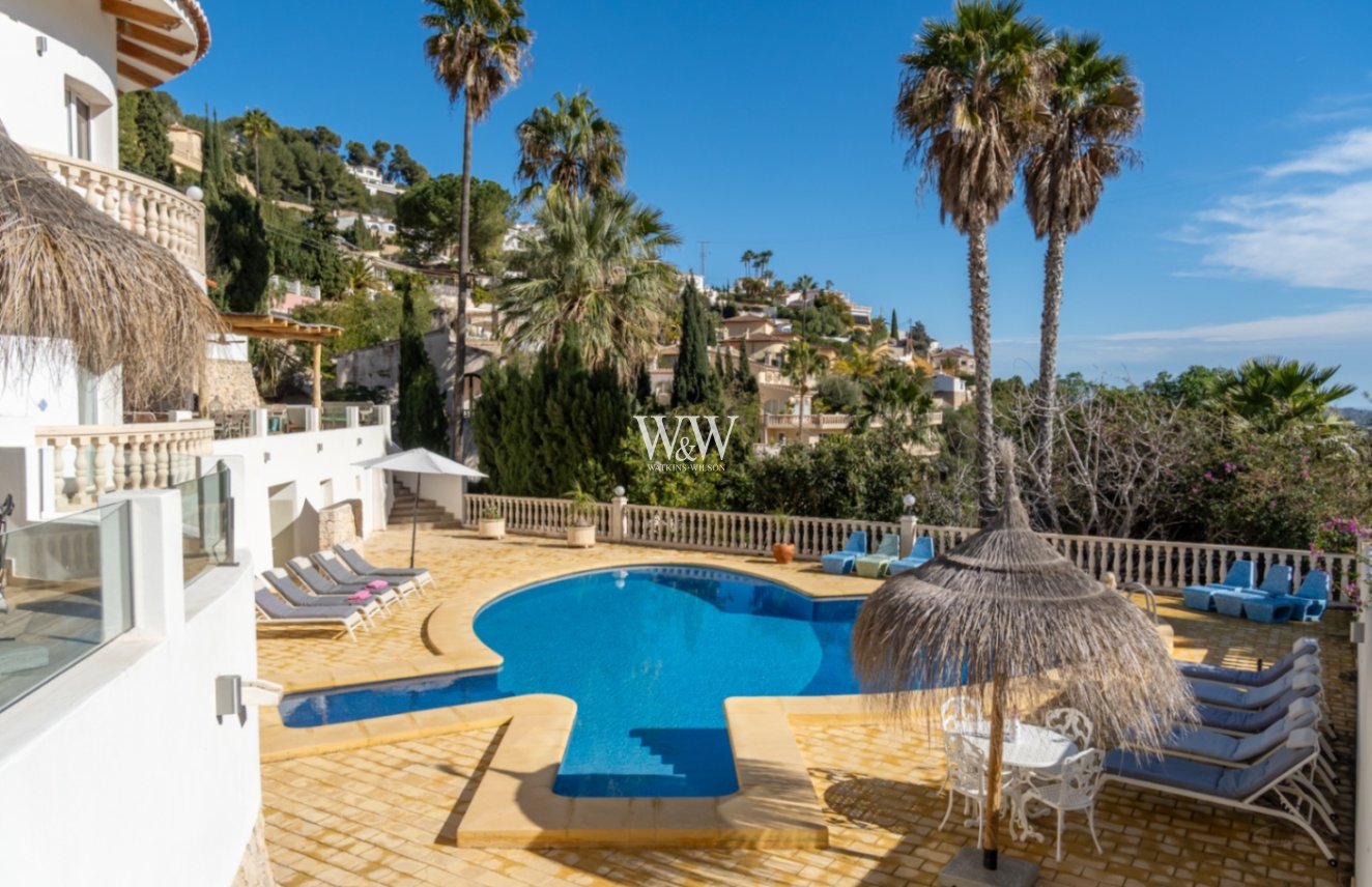 Resale - Villa -
Moraira - Benimeit