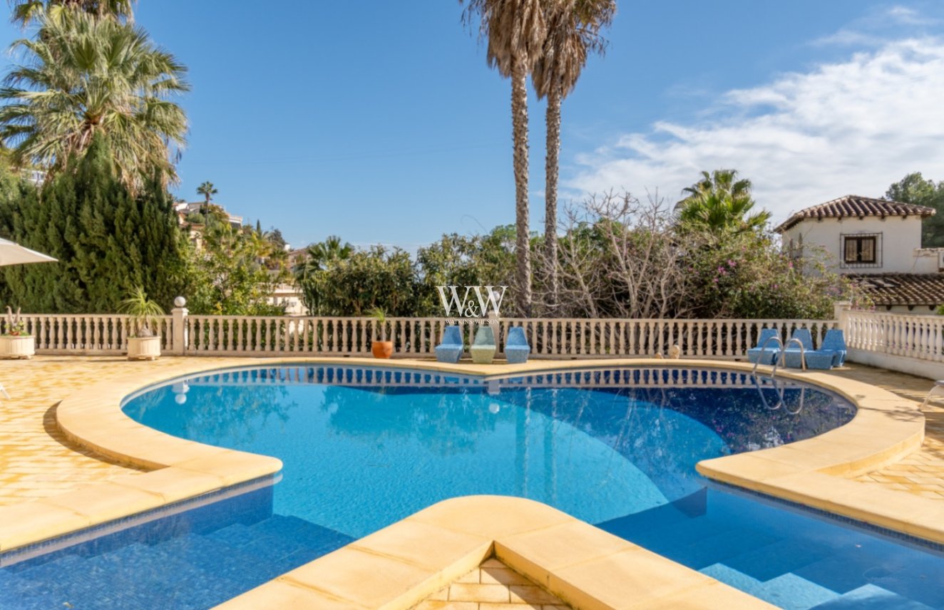 Resale - Villa -
Moraira - Benimeit