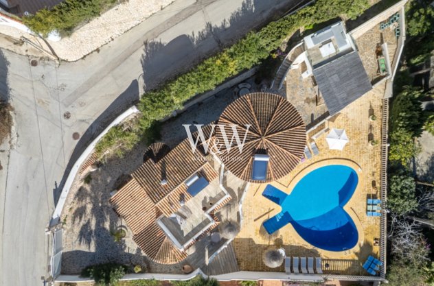 Resale - Villa -
Moraira - Benimeit