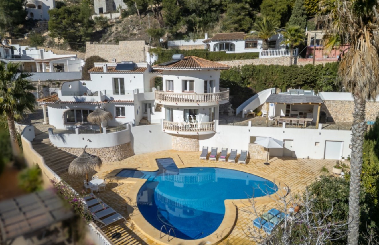 Resale - Villa -
Moraira - Benimeit