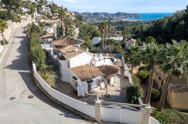 Resale - Villa -
Moraira - Benimeit