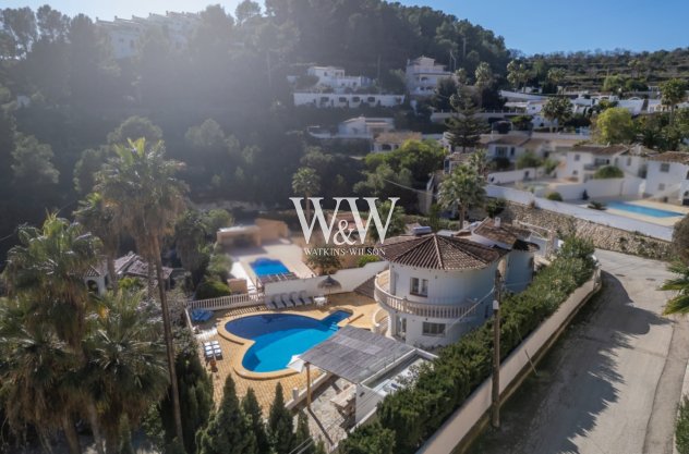 Resale - Villa -
Moraira - Benimeit