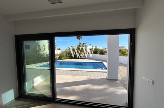 Resale - Villa -
Benissa - La Fustera