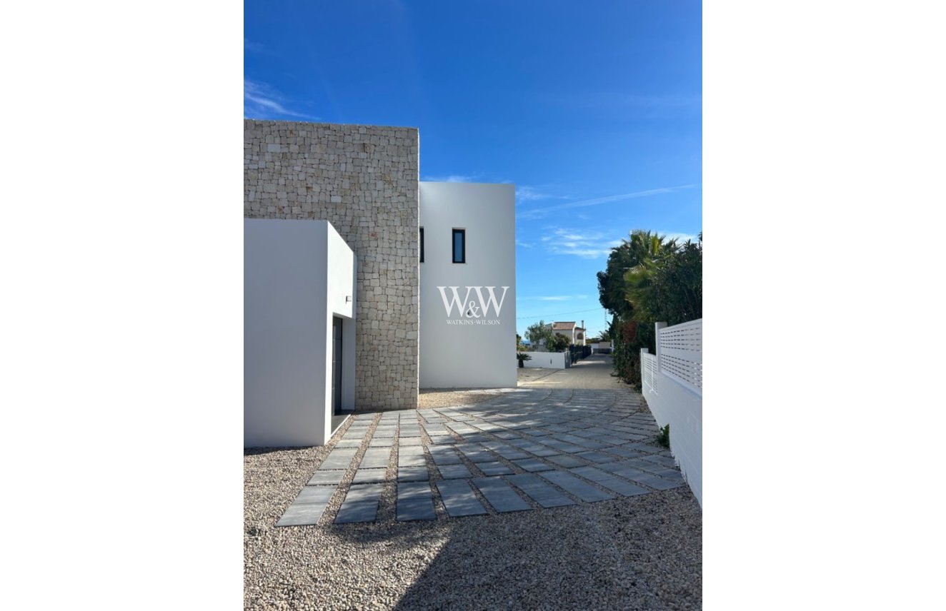 Resale - Villa -
Benissa - La Fustera