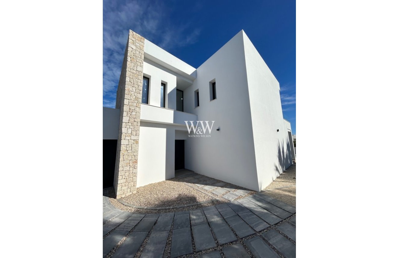 Resale - Villa -
Benissa - La Fustera