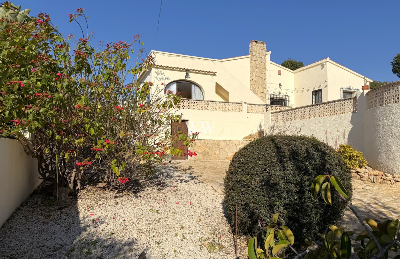 Resale - Villa -
Moraira - Pinar de Advocat